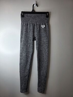 Woman Best Gray Marled High-Rise Leggings with Heart Logo